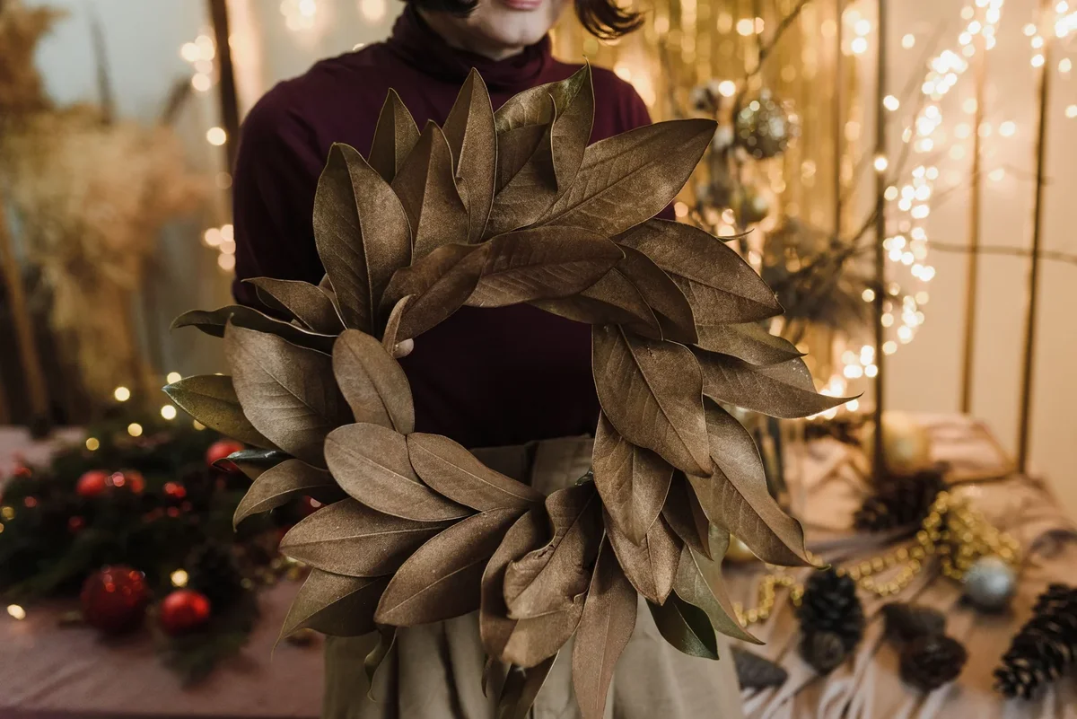 décoration avec feuille d'arbre